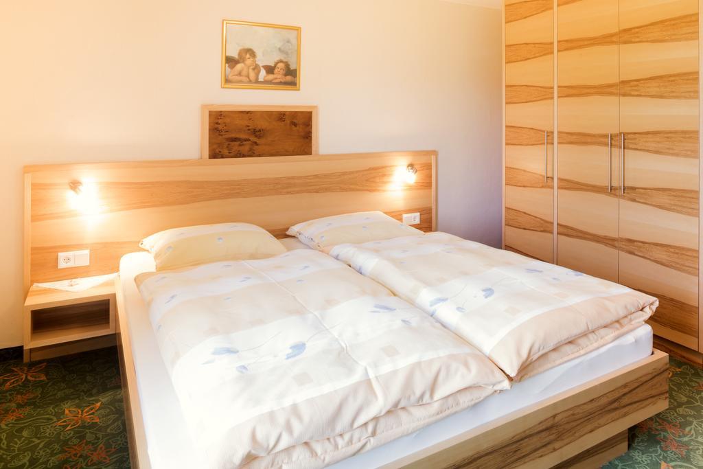 Pension Anna Mondsee Buitenkant foto